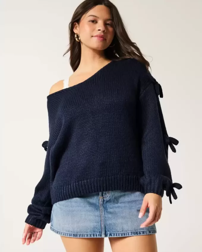 Off-the-Soulder Bow Applique Sweater Off-the-Soulder Bow Applique Sweater
