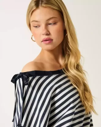 Off-the-Soulder Tie Sweatshirt