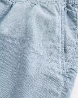 Pådragsshorts i linneblandning på mitten av låret Pådragsshorts i linneblandning på mitten av låret