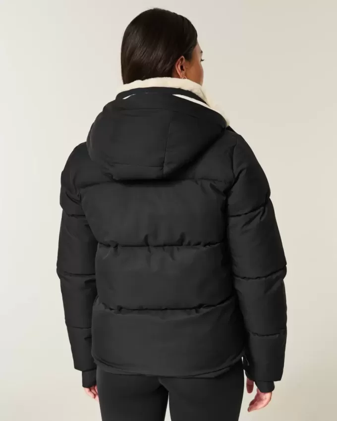 Pufferjacka med fuskpälsfodrad Pufferjacka med fuskpälsfodrad