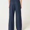 Pull-On byxor med vida ben Pull-On byxor med vida ben