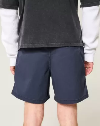 Pull-On Shorts i mitten av låret