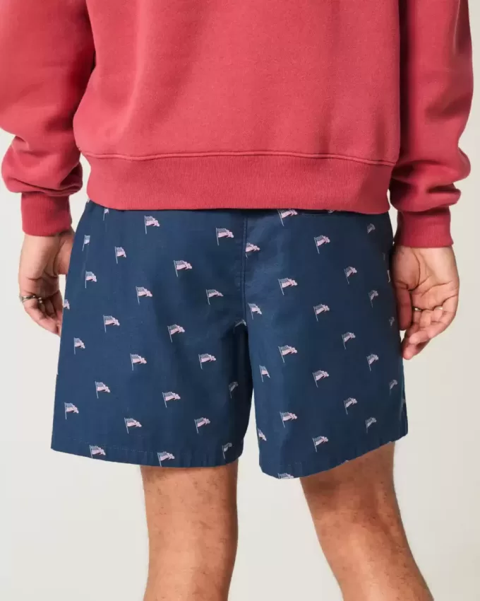 Pull-On Shorts i mitten av låret med amerikansk flagga