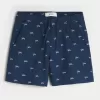 Pull-On Shorts i mitten av låret med amerikansk flagga