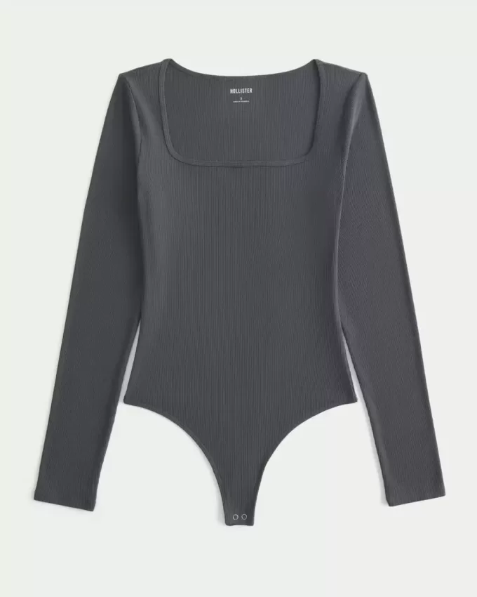Ribbstickad sömlös body med fyrkantig hals Ribbstickad sömlös body med fyrkantig hals