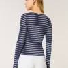 Ribbstickad sömlös topp med fyrkantig hals Ribbstickad sömlös topp med fyrkantig hals