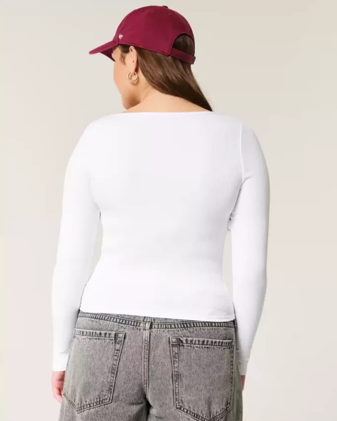 Ribbstickad sömlös topp med fyrkantig hals Ribbstickad sömlös topp med fyrkantig hals