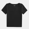 Ribbstickad t-shirt med fyrkantig hals Ribbstickad t-shirt med fyrkantig hals
