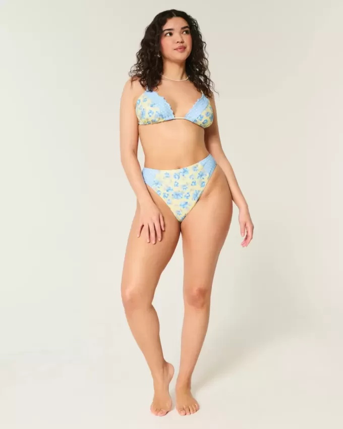 Ruffle Edge Triangle Bikinitopp Ruffle Edge Triangle Bikinitopp