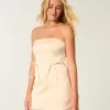 Satin axelbandslös rosett Bodycon Klänning Satin axelbandslös rosett Bodycon Klänning