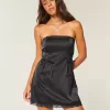 Satin axelbandslös rosett Bodycon Klänning Satin axelbandslös rosett Bodycon Klänning