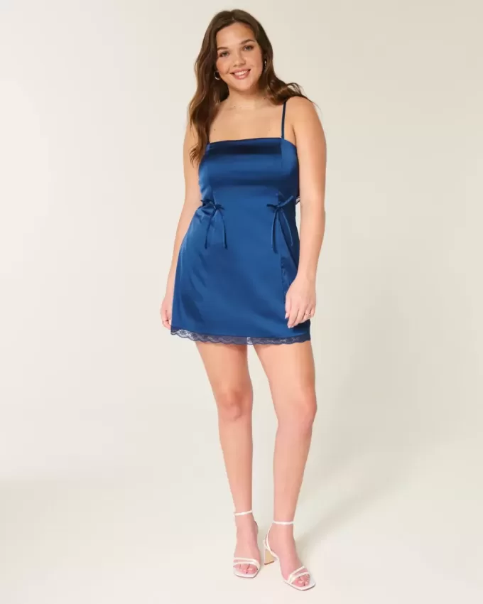 Satin axelbandslös rosett Bodycon Klänning Satin axelbandslös rosett Bodycon Klänning