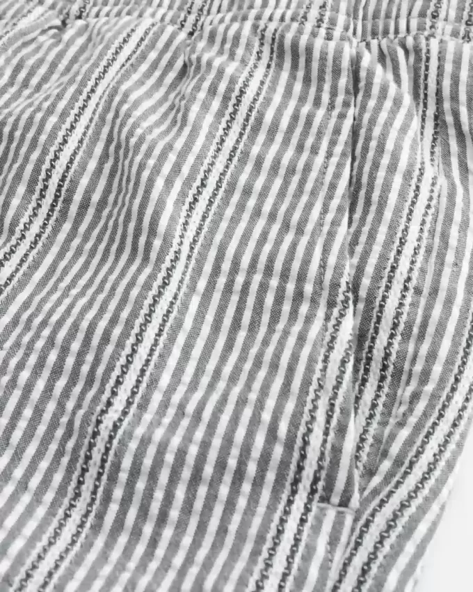Seersucker Pull-On Shorts på mitten av låret