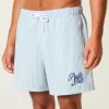 Seersucker volley badshorts på mitten av låret Seersucker volley badshorts på mitten av låret