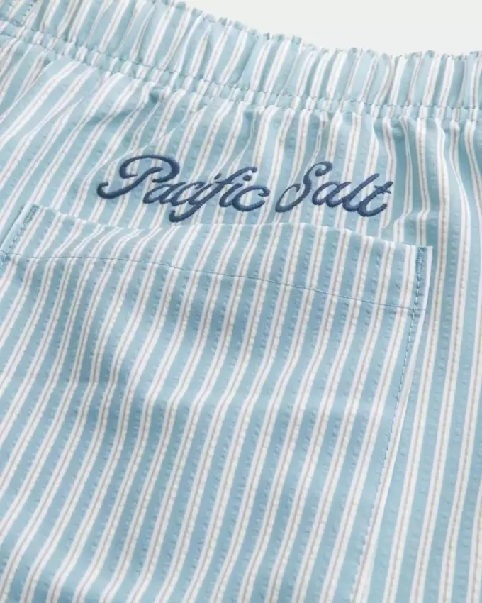 Seersucker volley badshorts på mitten av låret Seersucker volley badshorts på mitten av låret