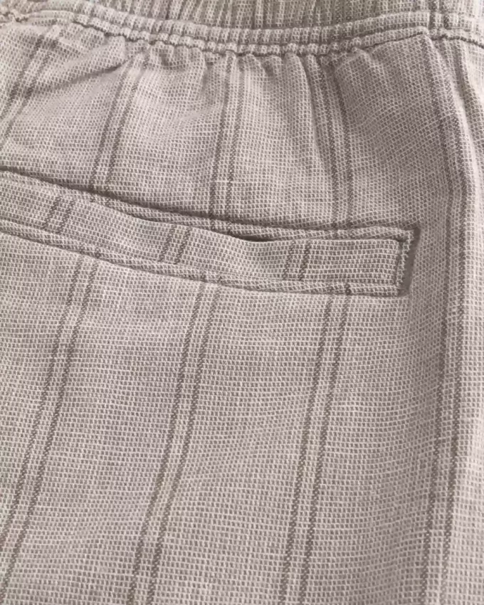 Shorts med linneblandning över knäet