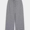 Stickade Baggy Pull-On byxor