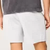 Svalkande fleeceshorts på mitten av låret Svalkande fleeceshorts på mitten av låret