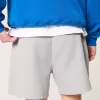 Svalkande fleeceshorts på mitten av låret Svalkande fleeceshorts på mitten av låret