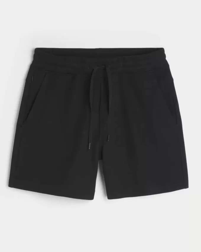 Svalkande fleeceshorts på mitten av låret Svalkande fleeceshorts på mitten av låret