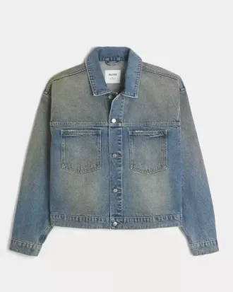 Truckerjacka i tvättad jeans