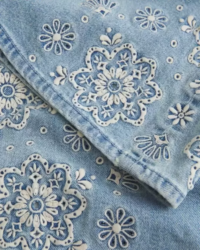 Ultra Low-Rise Light Wash Floral Brodery Flare Jeans Ultra Low-Rise Light Wash Floral Brodery Flare Jeans