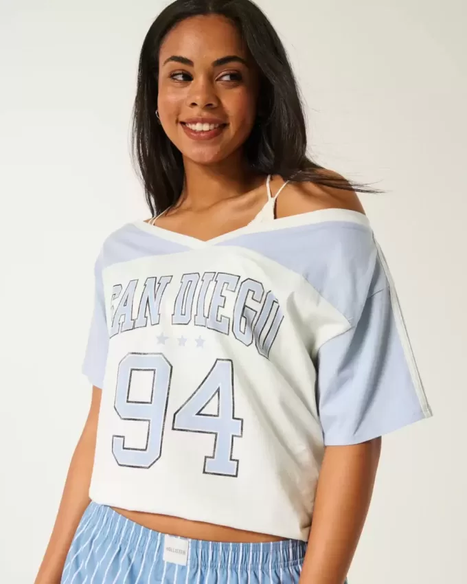 Överdimensionerad Off-the-Soulder Varsity San Diego Grafisk T-shirt Överdimensionerad Off-the-Soulder Varsity San Diego Grafisk T-shirt