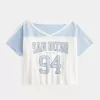 Överdimensionerad Off-the-Soulder Varsity San Diego Grafisk T-shirt Överdimensionerad Off-the-Soulder Varsity San Diego Grafisk T-shirt